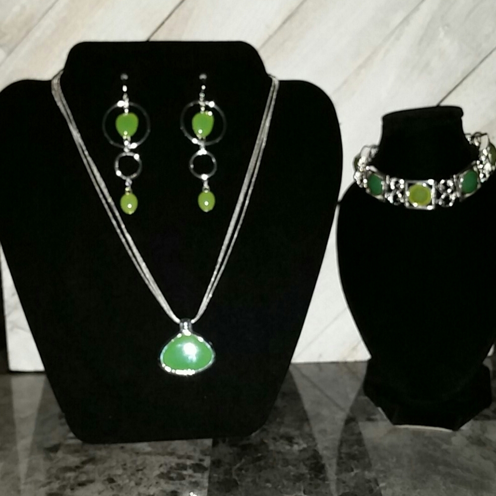 Necklace set